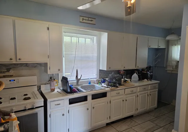 Photo 2 of Single family home for sale at 1705 English St, Rock Falls, IL 61071 | MLS# 12757136 | Listing updated on 2026-09-12