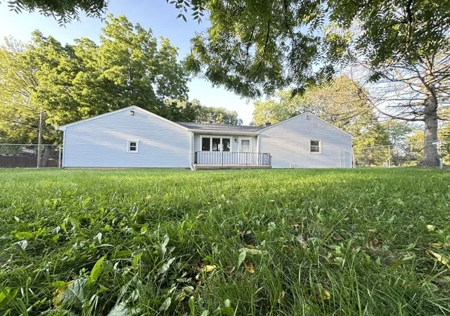Photo 3 of Single family home for sale at 2716 Gideon Ave, Zion, IL 60099 | MLS# 12757533 | Listing updated on 2026-09-15