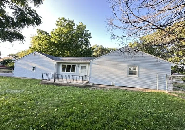 Photo 3 of Single family home for sale at 2716 Gideon Ave, Zion, IL 60099 | MLS# 12757533 | Listing updated on 2026-09-15
