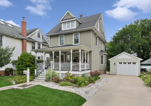 Photo 2 of Single family home for sale at 5909 N East Cir Ave, Chicago, IL 60631 | MLS# 12757550 | Listing updated on 2026-09-15