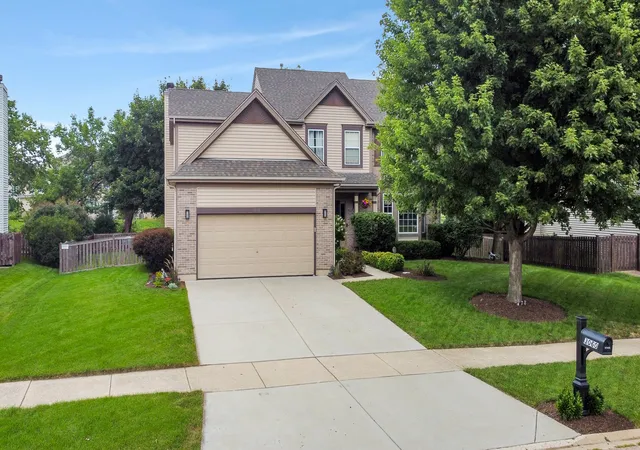 Photo 2 of Single family home for sale at 3060 Savannah Dr, Aurora, IL 60502 | MLS# 12757647 | Listing updated on 2026-09-11