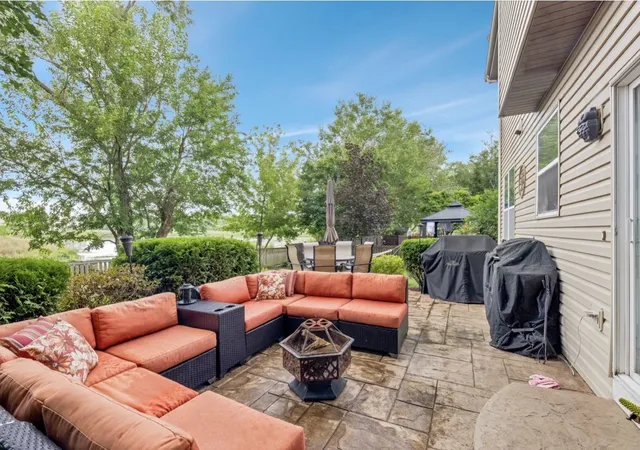 Photo 4 of Single family home for sale at 3060 Savannah Dr, Aurora, IL 60502 | MLS# 12757647 | Listing updated on 2026-09-11
