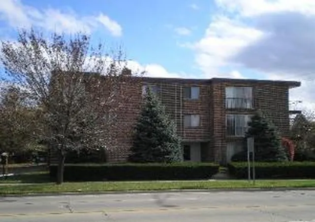 Photo 1 of Sale Pending at 10241 Central Ave #3D, Oak Lawn, IL 60453 | MLS# 12758006 | Listing updated on 2026-09-15