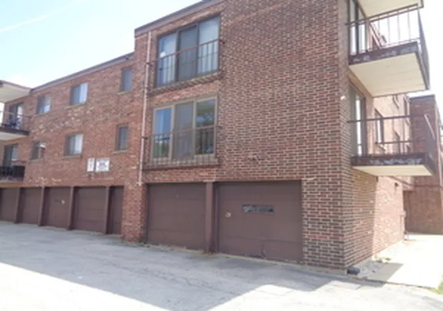 Photo 2 of Sale Pending at 10241 Central Ave #3D, Oak Lawn, IL 60453 | MLS# 12758006 | Listing updated on 2026-09-15