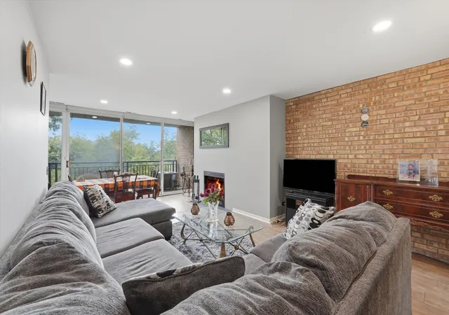 Photo 3 of Condo for sale at 6020 Oakwood Dr #4A, Lisle, IL 60532 | MLS# 12758073 | Listing updated on 2026-09-15