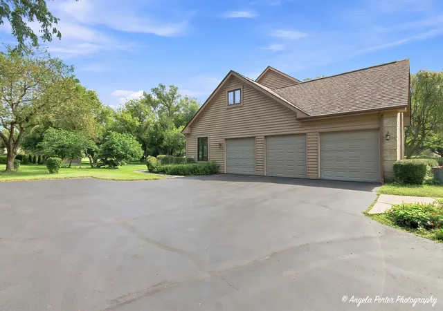 Photo 3 of Single family home for sale at 1823 Charnbrook Dr, Johnsburg, IL 60051 | MLS# 12758203 | Listing updated on 2026-09-14