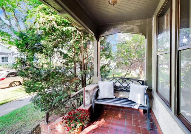 Photo 2 of Single family home for sale at 419 Greenwood St, Evanston, IL 60201 | MLS# 12758284 | Listing updated on 2026-09-18