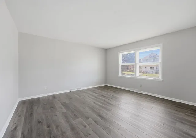 Photo 4 of House for sale at 1617 29 1/2 St, Rock Island, IL 61201 | MLS# 12758375 | Listing updated on 2026-10-06