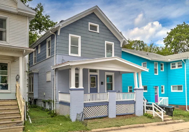 Photo 3 of Single family home for sale at 310 N Mclean St, Bloomington, IL 61701 | MLS# 12758407 | Listing updated on 2026-10-01
