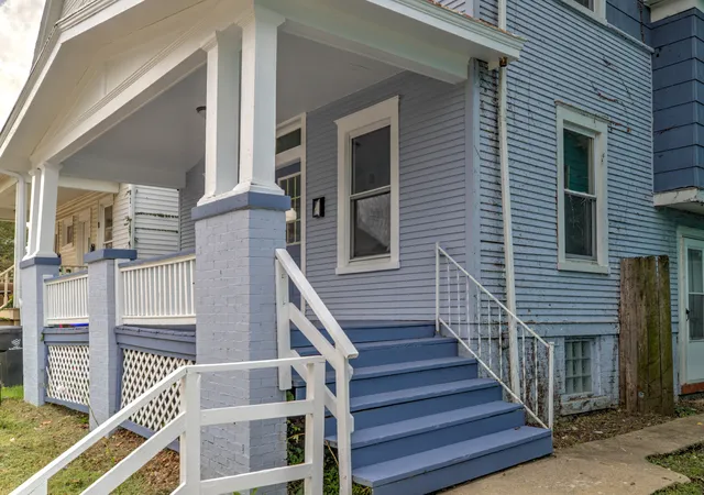 Photo 3 of Single family home for sale at 310 N Mclean St, Bloomington, IL 61701 | MLS# 12758407 | Listing updated on 2026-10-01