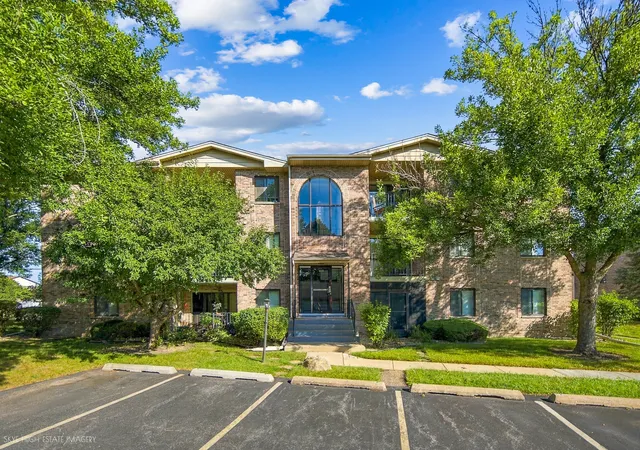 Condo for sale at 4930 134th Street #110, Crestwood, IL 60418 | MLS# 12758733
