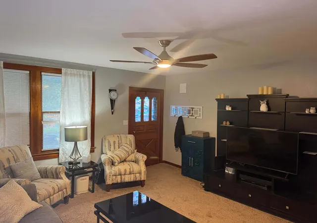 Photo 3 of Single family home for sale at 1109 Monroe St, Quincy, IL 62301 | MLS# 12758751 | Listing updated on 2026-09-24
