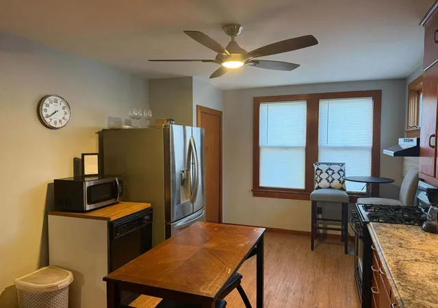 Photo 4 of Single family home for sale at 1109 Monroe St, Quincy, IL 62301 | MLS# 12758751 | Listing updated on 2026-09-24