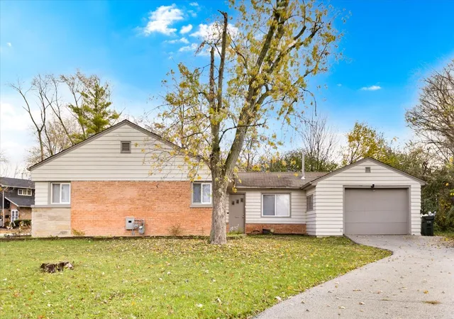 Photo 3 of Single family home for sale at 321 Onarga St, Park Forest, IL 60466 | MLS# 12758902 | Listing updated on 2026-09-14