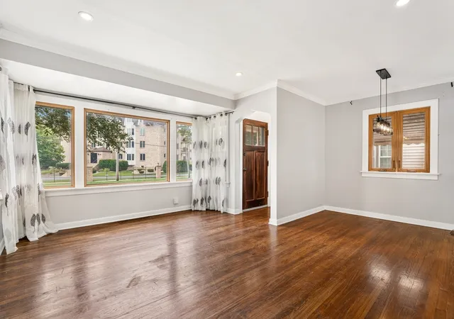 Photo 3 of Single family home for sale at 18538 Wentworth Ave, Lansing, IL 60438 | MLS# 12758931 | Listing updated on 2026-09-14