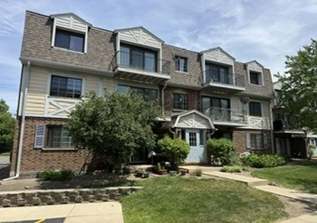 Photo 1 of Condo for sale at 3250 Sanders Rd #10C, Northbrook, IL 60062 | MLS# 12759026 | Listing updated on 2026-09-15