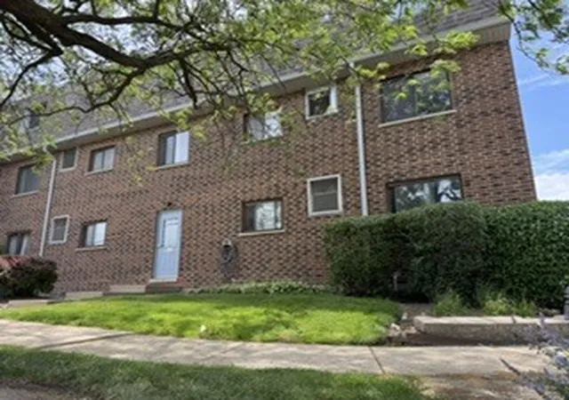 Photo 3 of Condo for sale at 3250 Sanders Rd #10C, Northbrook, IL 60062 | MLS# 12759026 | Listing updated on 2026-09-15