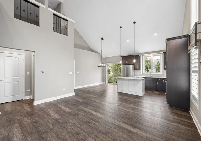 Photo 3 of Multi family home for sale at 533 Sudbury Cir, Oswego, IL 60543 | MLS# 12759034 | Listing updated on 2026-09-15