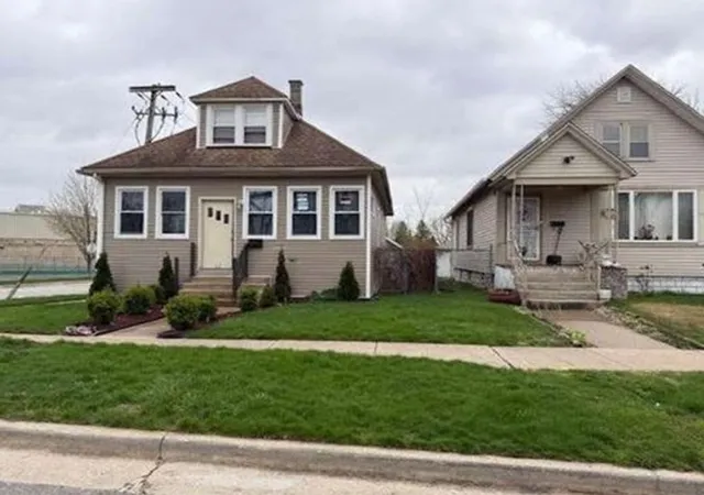 Photo 2 of Single family home for sale at 2217 Canal St, Blue Island, IL 60406 | MLS# 12759157 | Listing updated on 2026-09-14