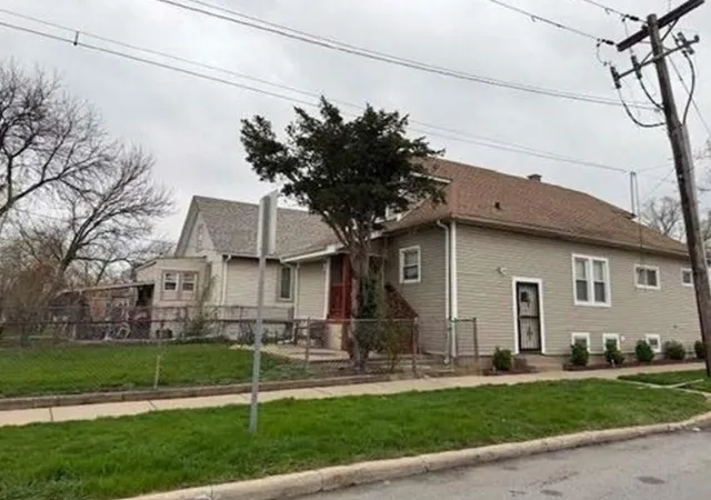 Photo 4 of Single family home for sale at 2217 Canal St, Blue Island, IL 60406 | MLS# 12759157 | Listing updated on 2026-09-14