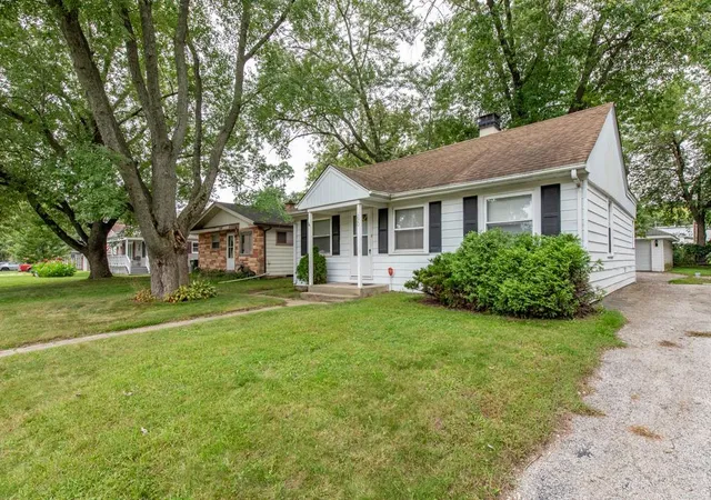 Photo 2 of Single family home for sale at 1220 Fulton Ave, Winthrop Harbor, IL 60096 | MLS# 12759226 | Listing updated on 2026-10-06