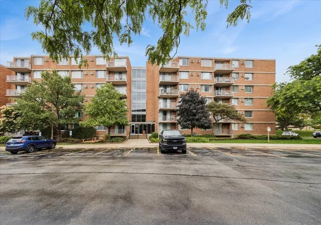 Photo 1 of Condo for sale at 2211 S Stewart Ave #6D, Lombard, IL 60148 | MLS# 12762099 | Listing updated on 2026-09-23