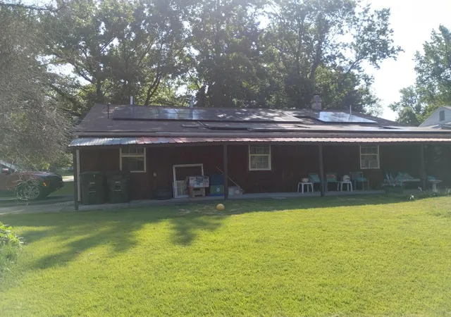 Photo 3 of Single family home for sale at 600 S Skyline, Carbondale, IL 62901 | MLS# EB302998 | Listing updated on 2026-09-15