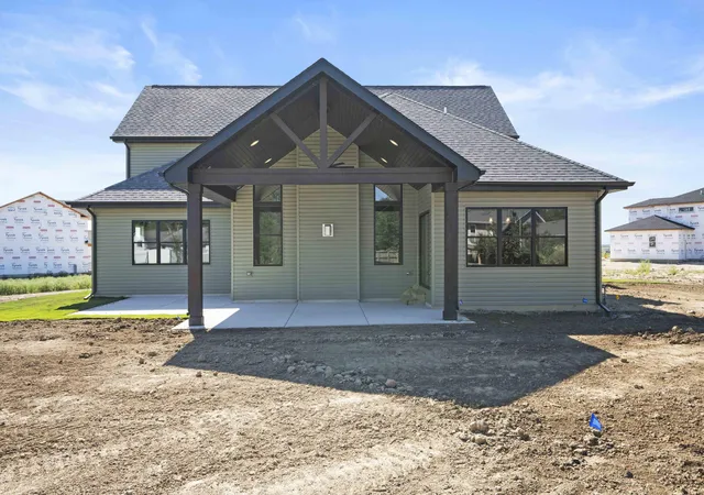 Photo 3 of Single family home for sale at 2412 Apple Ct, Schererville, IN 46375 | MLS# 836157 | Listing updated on 2026-10-06