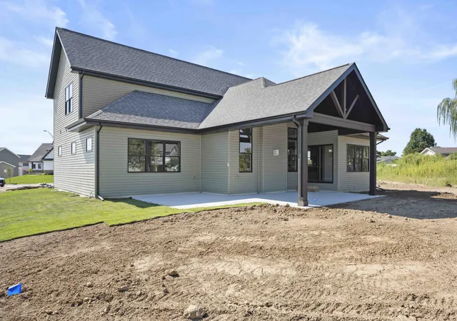 Photo 3 of Single family home for sale at 2412 Apple Ct, Schererville, IN 46375 | MLS# 836157 | Listing updated on 2026-10-06