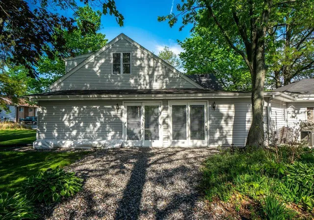 Photo 3 of Multi family home for sale at 1802 Evans Ave, Valparaiso, IN 46383 | MLS# 827778 | Listing updated on 2026-09-11