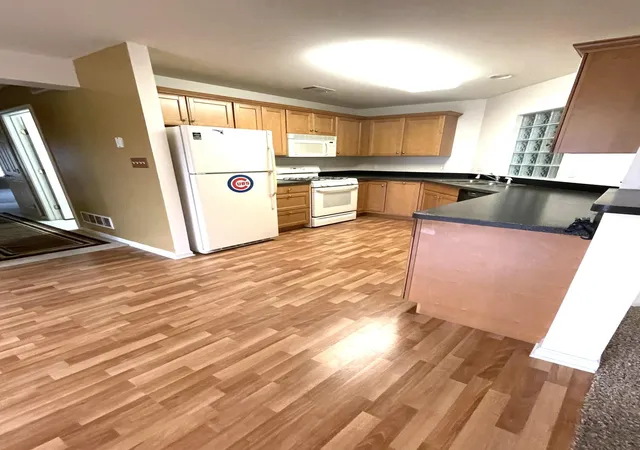 Photo 3 of Sale Pending at 2741 Georgetowne Dr #A1, Highland, IN 46322 | MLS# 835202 | Listing updated on 2026-09-14