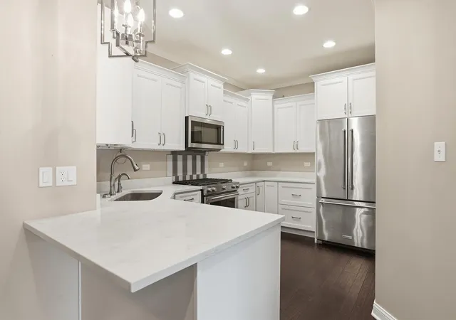 Photo 3 of Townhouse for sale at 9170 W 107th Place, Saint John, IN 46373 | MLS# 833546 | Listing updated on 2026-09-11