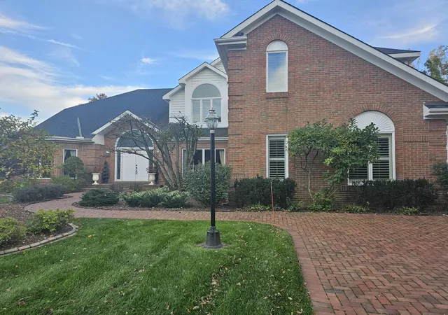 Photo 2 of Mansion for sale at 955 Killarney Dr, Dyer, IN 46311 | MLS# 833528 | Listing updated on 2026-09-14