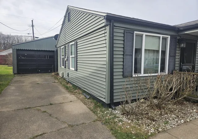 Photo 2 of Single family home for sale at 1638 Stone Lake Dr, La Porte, IN 46350 | MLS# 835579 | Listing updated on 2026-09-15