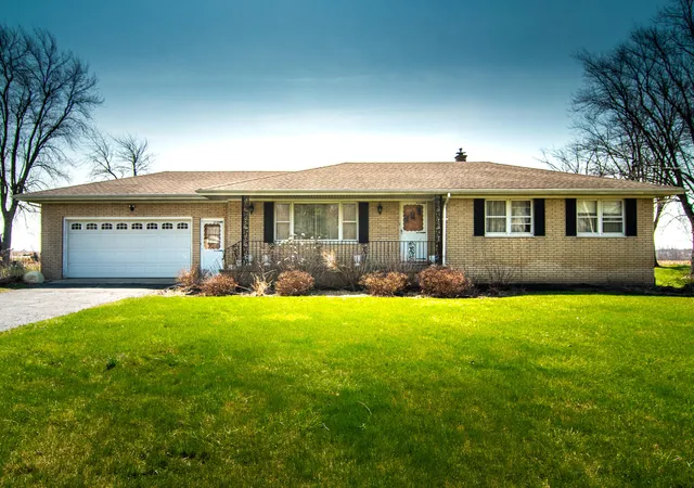 Single family home for sale at 11408 W 157th Avenue, Lowell, IN 46356 | MLS# 836400