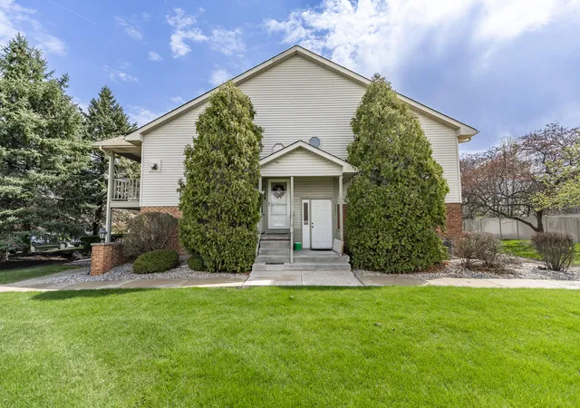 Photo 1 of Condo for sale at 2104 Terrace Dr, Highland, IN 46322 | MLS# 836806 | Listing updated on 2026-09-21