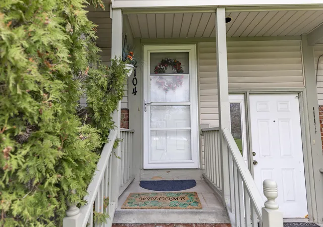 Photo 3 of Condo for sale at 2104 Terrace Dr, Highland, IN 46322 | MLS# 836806 | Listing updated on 2026-09-21