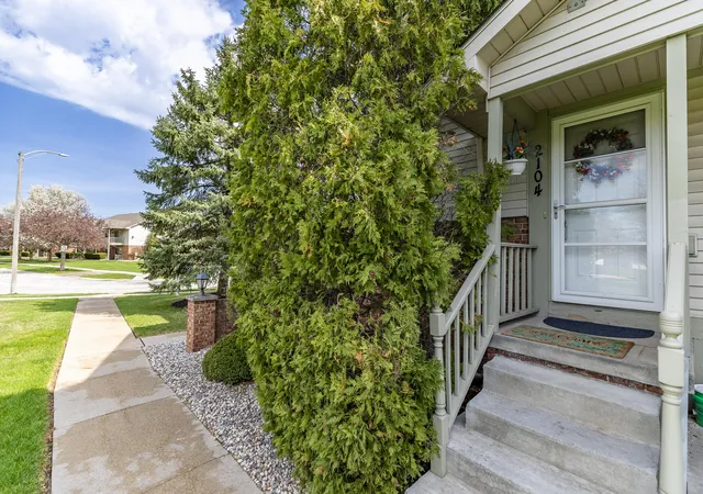 Photo 3 of Condo for sale at 2104 Terrace Dr, Highland, IN 46322 | MLS# 836806 | Listing updated on 2026-09-21