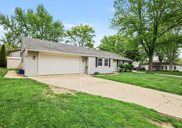 Photo 2 of Single family home for sale at 7080 Sherwood Ave, Portage, IN 46368 | MLS# 837949 | Listing updated on 2026-09-11