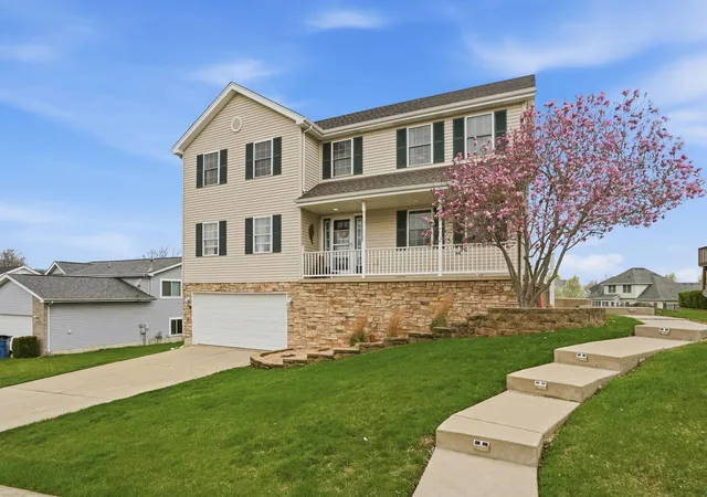 Photo 2 of Single family home for sale at 340 W 126th Place, Crown Point, IN 46307 | MLS# 837045 | Listing updated on 2026-09-11