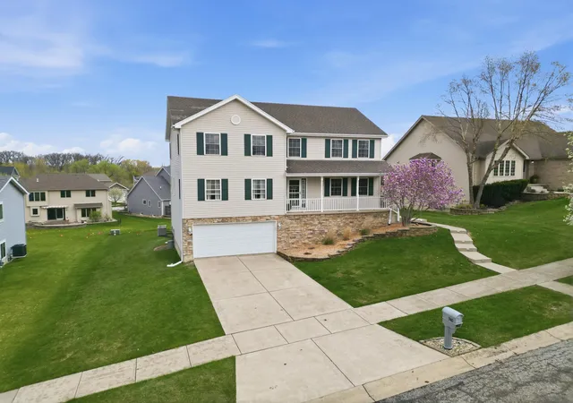 Photo 3 of Single family home for sale at 340 W 126th Place, Crown Point, IN 46307 | MLS# 837045 | Listing updated on 2026-09-11