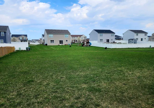 Photo 4 of Sale Pending at 7626 E 121st Avenue, Crown Point, IN 46307 | MLS# 837245 | Listing updated on 2026-09-11