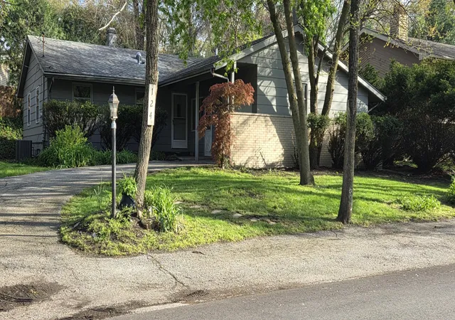 Photo 2 of Single family home for sale at 124 Diana Rd, Portage, IN 46368 | MLS# 838224 | Listing updated on 2026-09-15