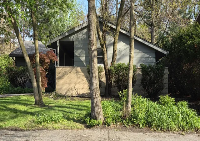 Photo 3 of Single family home for sale at 124 Diana Rd, Portage, IN 46368 | MLS# 838224 | Listing updated on 2026-09-15