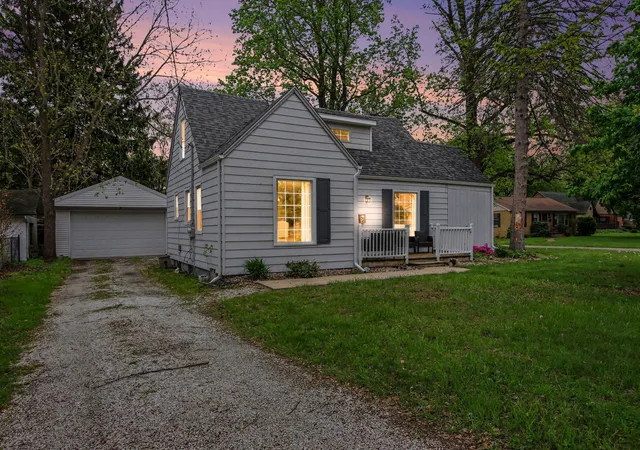 Photo 3 of Single family home for sale at 769 S Calumet Rd, Chesterton, IN 46304 | MLS# 838403 | Listing updated on 2026-10-03