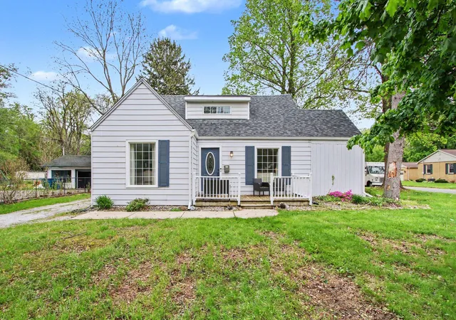 Photo 3 of Single family home for sale at 769 S Calumet Rd, Chesterton, IN 46304 | MLS# 838403 | Listing updated on 2026-10-03
