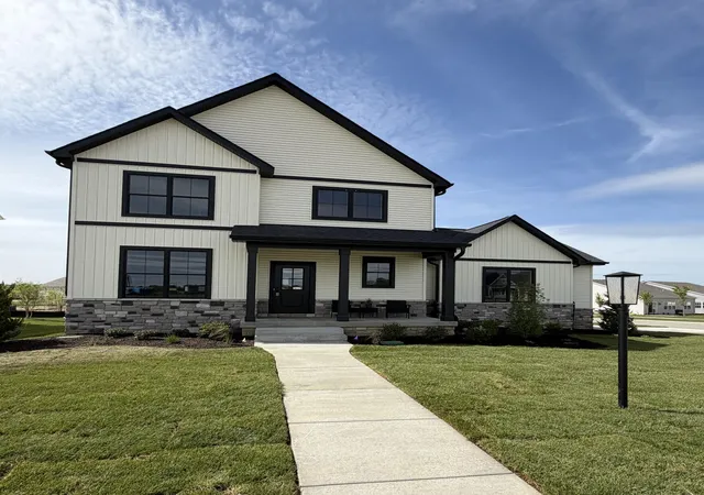 Photo 2 of Sale Pending at 2230 Redwood Ln, Chesterton, IN 46304 | MLS# 838352 | Listing updated on 2026-09-11