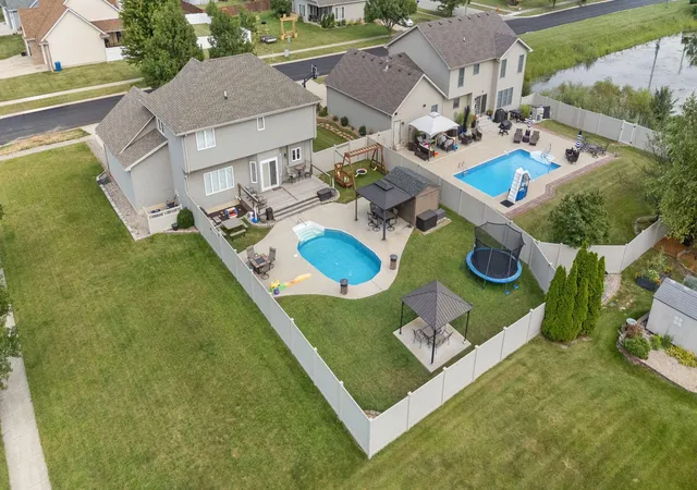 Photo 3 of Single family home for sale at 301 E 125th Avenue, Crown Point, IN 46307 | MLS# 839170 | Listing updated on 2026-09-15
