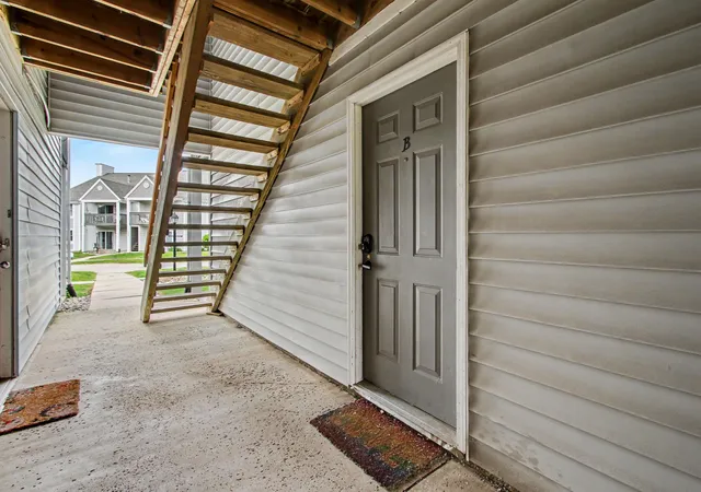 Photo 1 of Condo for sale at 1086 Millpond Unit B Rd, Valparaiso, IN 46385 | MLS# 839569 | Listing updated on 2026-09-11