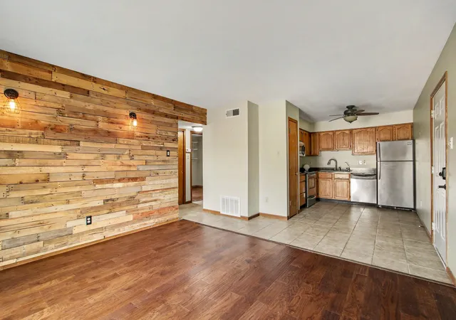 Photo 4 of Condo for sale at 1086 Millpond Unit B Rd, Valparaiso, IN 46385 | MLS# 839569 | Listing updated on 2026-09-11